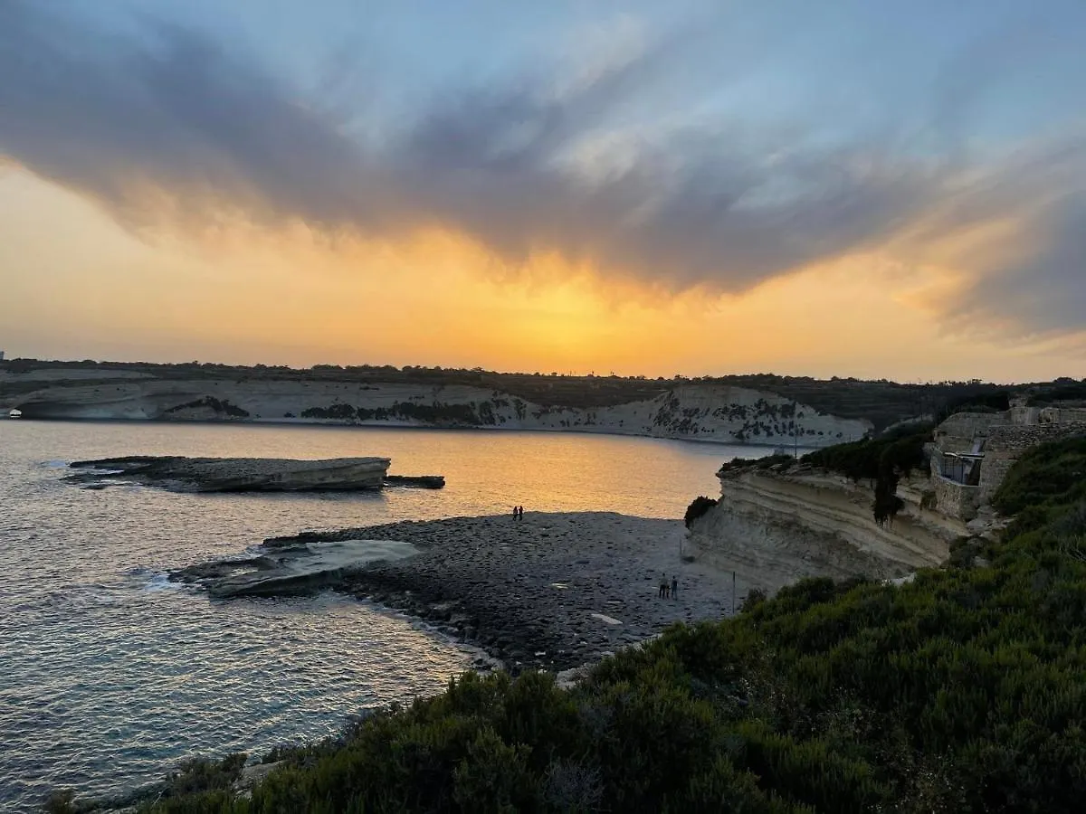 Sunrise Apt Near Beach Smarttv & Netflix Birżebbuġa Apartmán