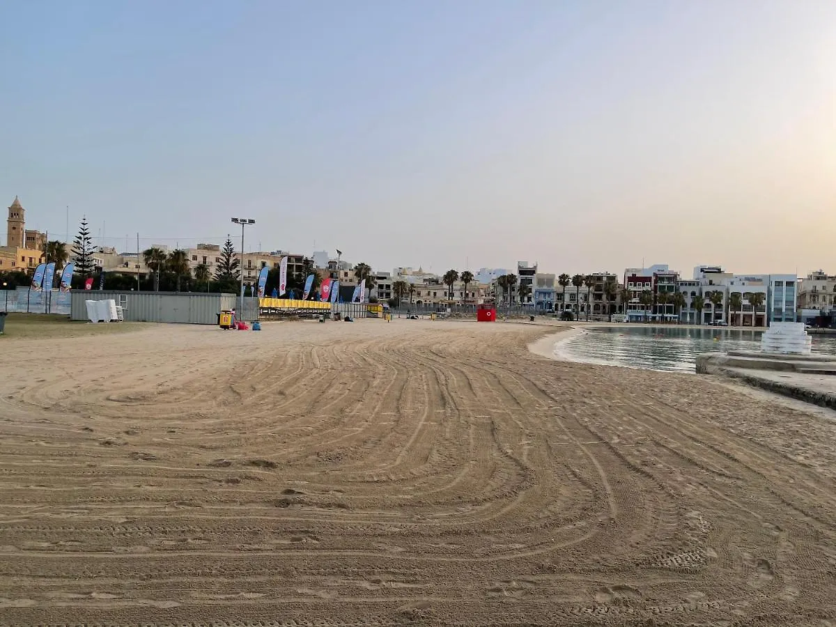 Sunrise Apt Near Beach Smarttv & Netflix Birżebbuġa 0*,  Malta