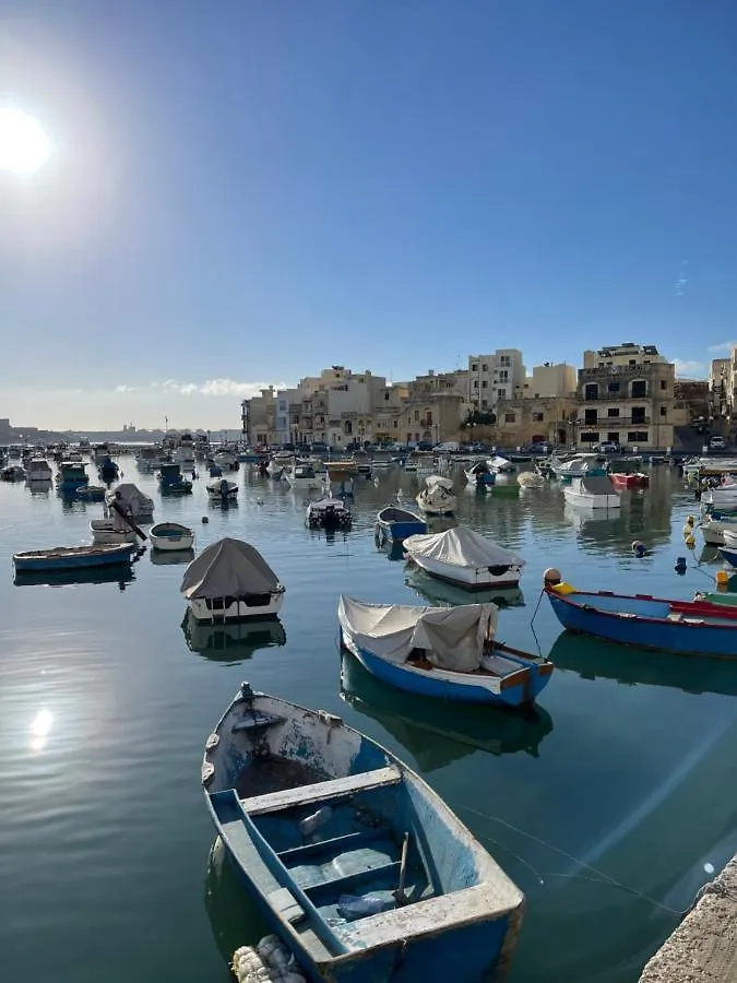 Sunrise Apt Near Beach Smarttv & Netflix Birżebbuġa