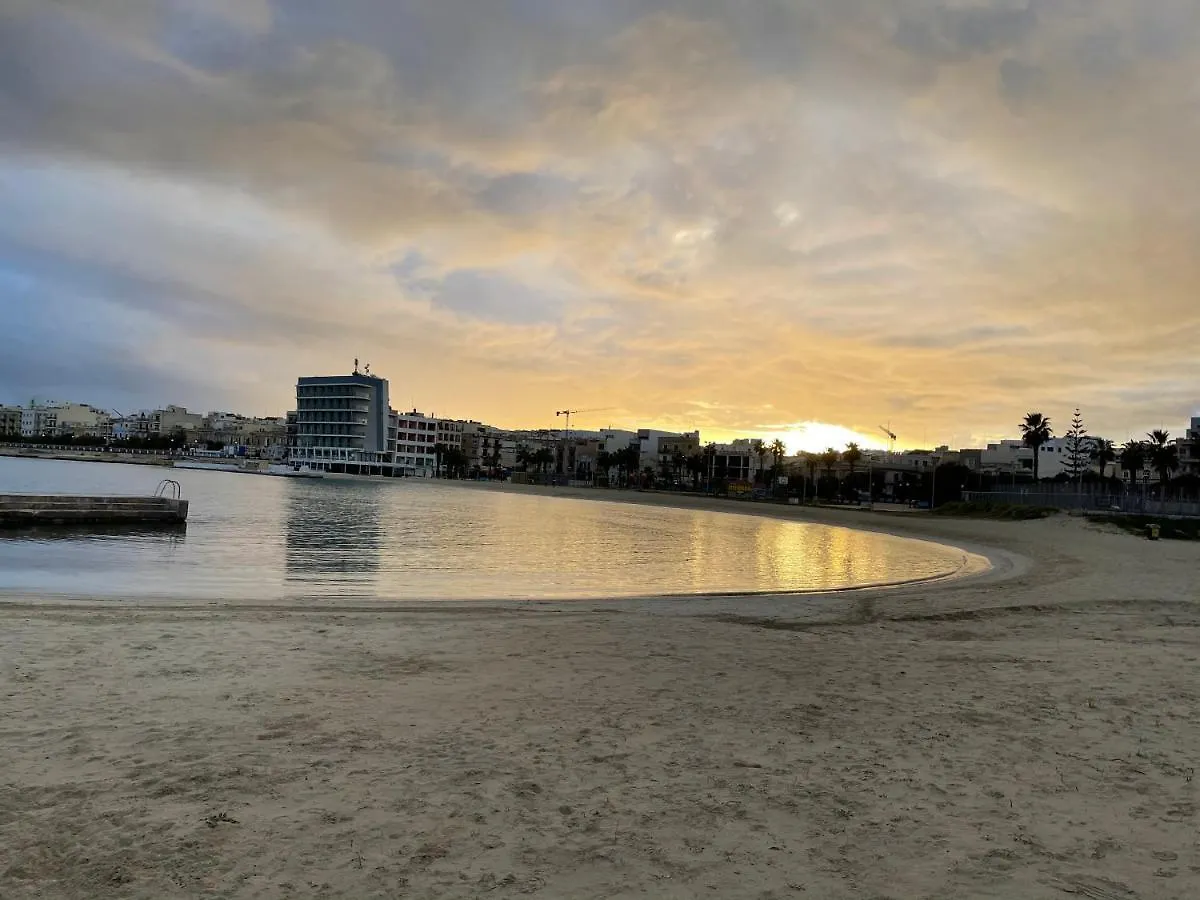 Sunrise Apt Near Beach Smarttv & Netflix Apartment Birzebbuga
